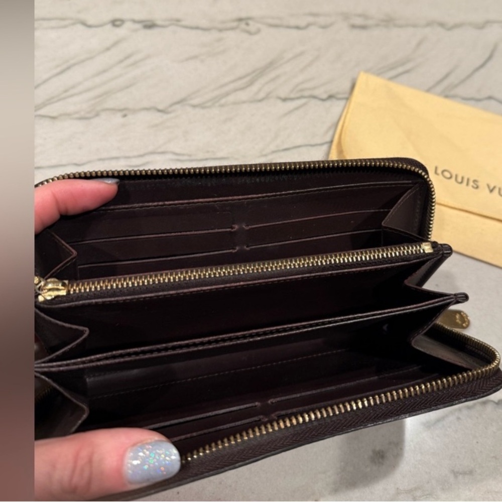 LV Vernis Brown Monogram Wallet w Dusty Comps Are $300 and up - Picture 7 of 14